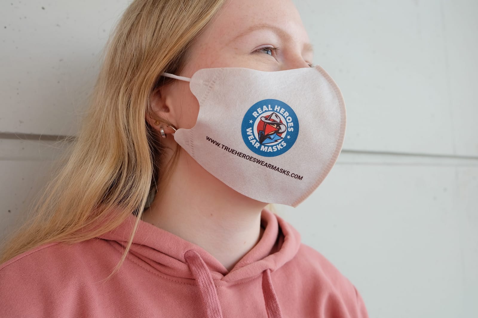 Gesichtsmasken mit Botschaft – Nepata Firmengruppe trotzt Corona-Krise mit neuen Angeboten